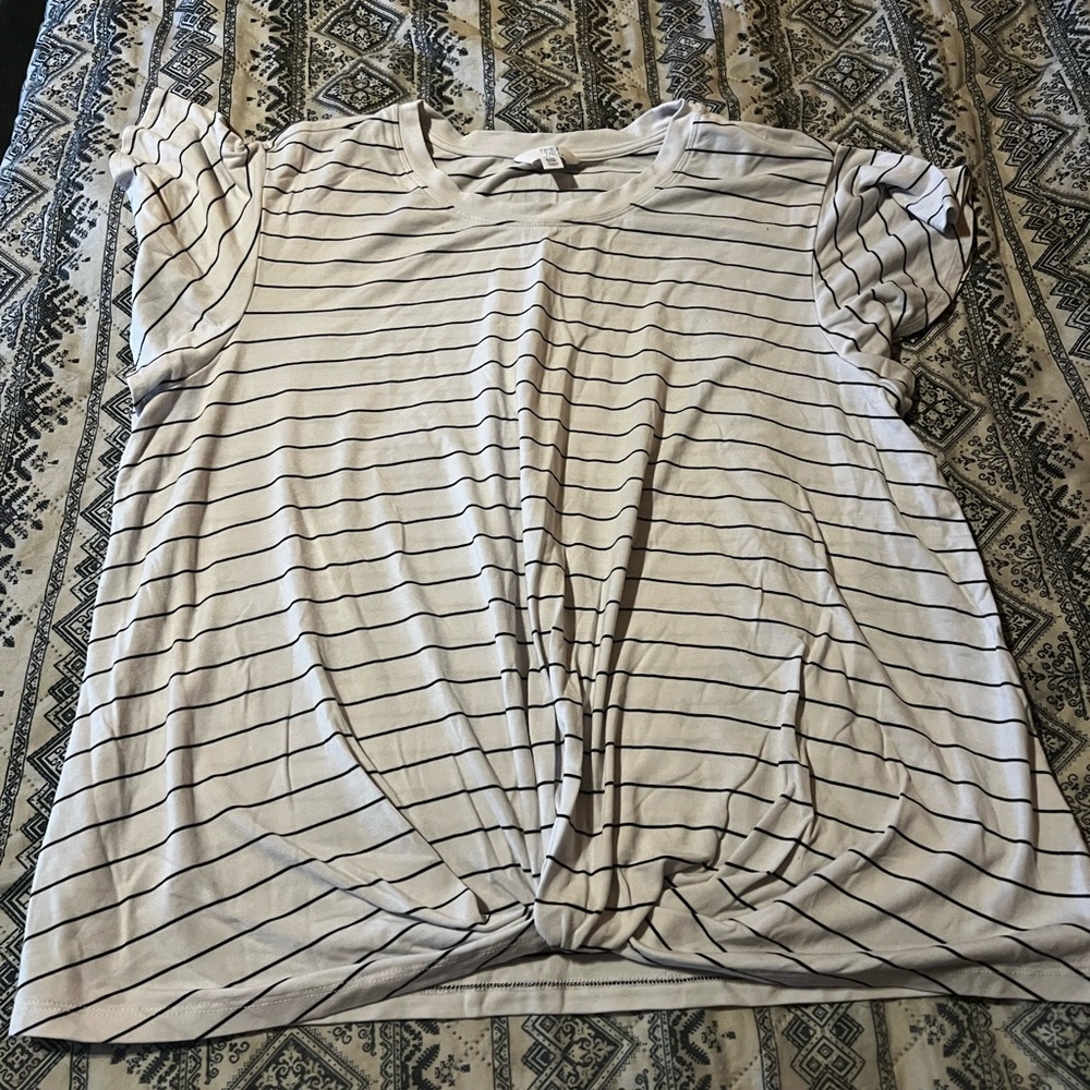 Time and Tru White and Black Striped Short Sleeve Twist Front Tee